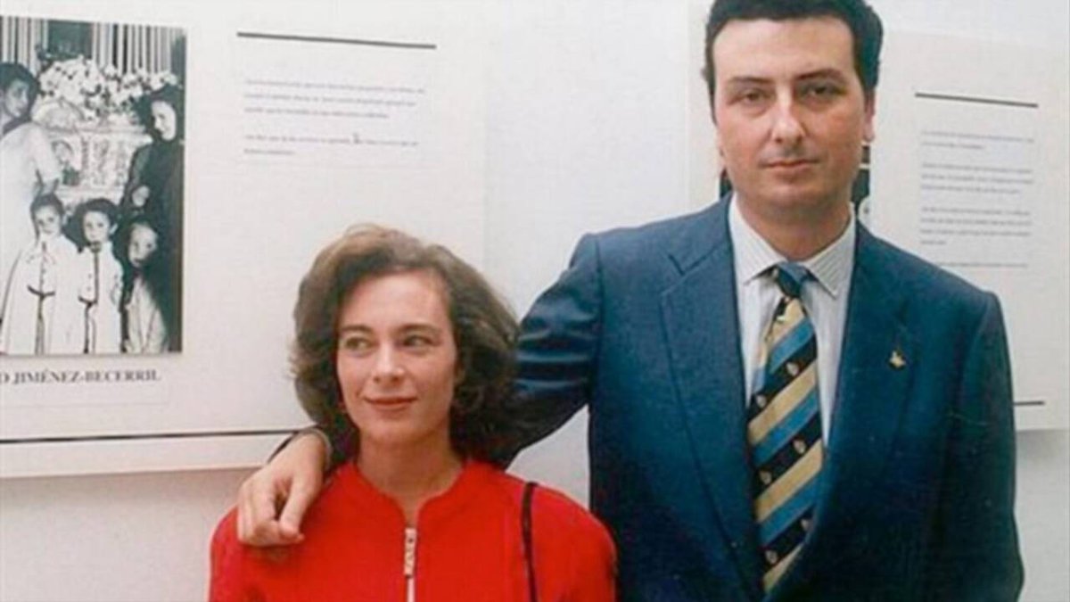 El concejal del PP, Alberto Jiménez-Becerril, y su esposa, la procuradora Ascensión García.