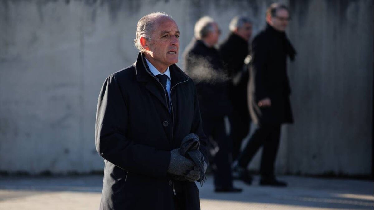 El expresidente de la Comunidad Valenciana Francisco Camps a su llegada a la Audiencia Nacional, a 30 de enero de 2023 / Alejandro Martínez Vélez.