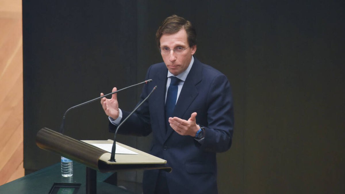 José Luis Martínez-Almeida, en el pleno del Ayuntamiento de Madrid.