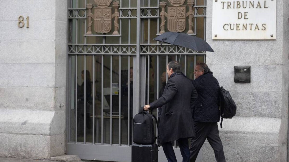 La Fiscalía adelanta otro regalo navideño a Junqueras y Puigdemont