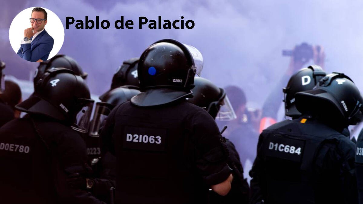 Momento de la manifestación convocada por la empresa de desahucios extrajudiciales, Desokupa.
