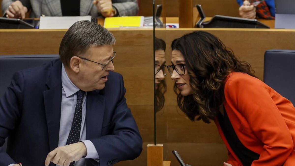 El presidente de la Generalitat valenciana, Ximo Puig y la vicepresidenta, portavoz y consellera de Igualdad y Políticas Inclusivas de la Generalitat valenciana, Aitana Mas.