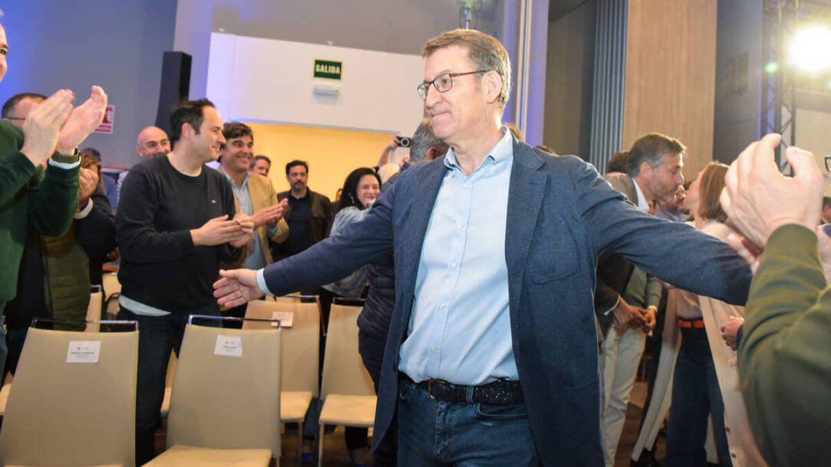 Núñez Feijóo acusa a Pedro Sánchez de querer destruir la oposición