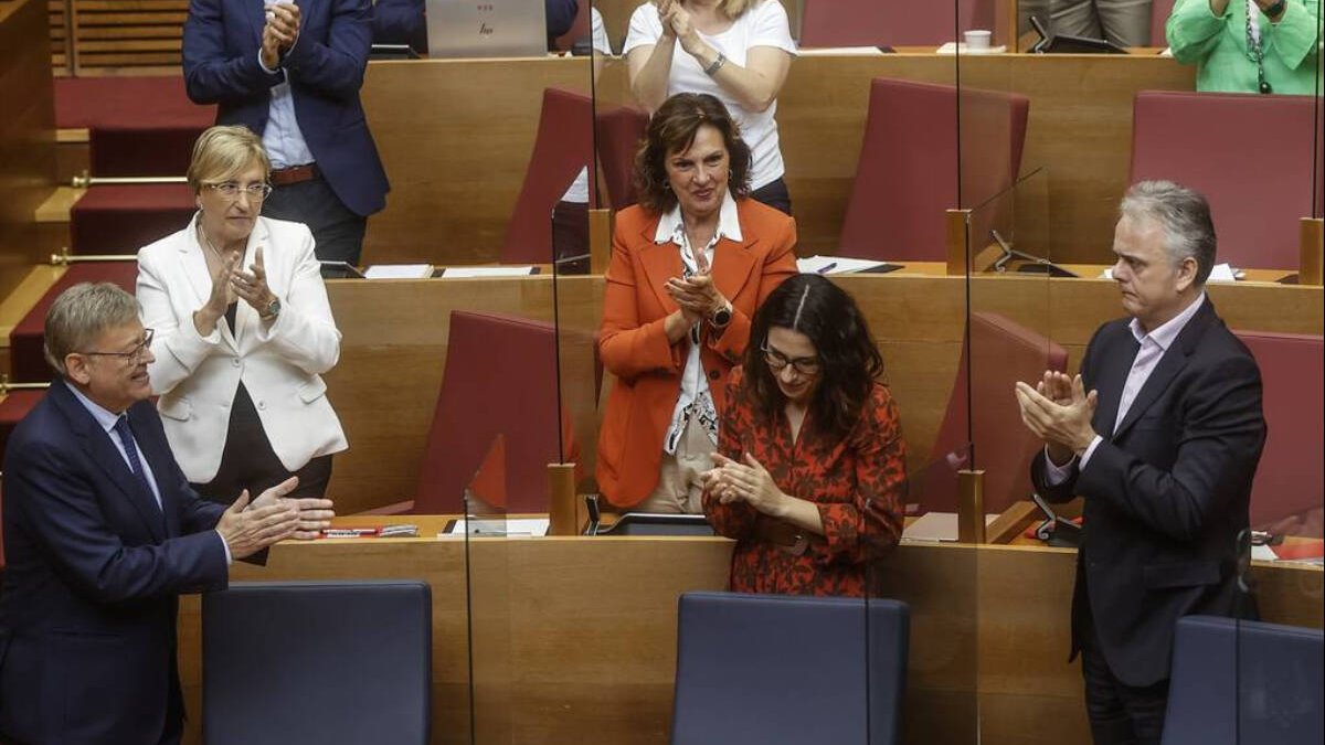 El presidente de la Generalitat Valenciana, Ximo Puig, en Las Cortes.