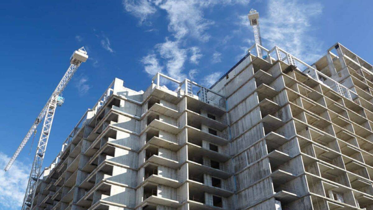Una bloque de viviendas en construcción.