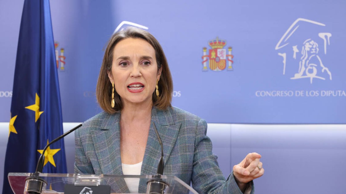 La secretaria general del PP, Cuca Gamarra, interviene durante una rueda de prensa en el Congreso - EUROPA PRESS