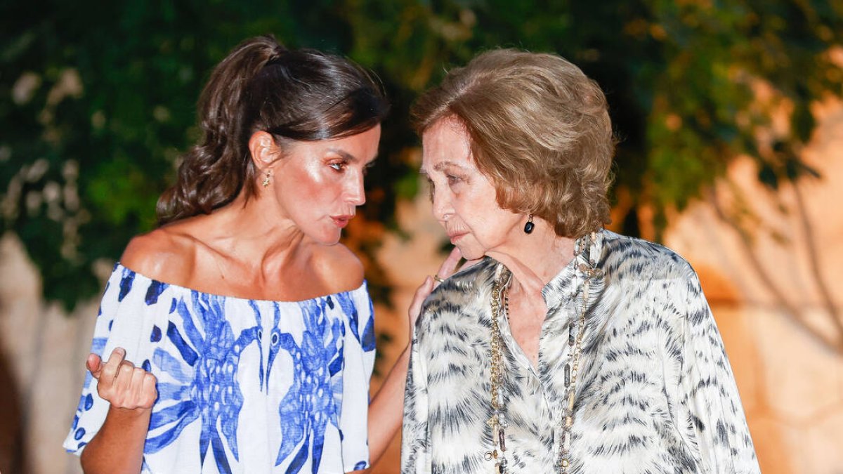 Las Reinas Letizia y Sofía, en la recepción del jueves 3 en Palma.