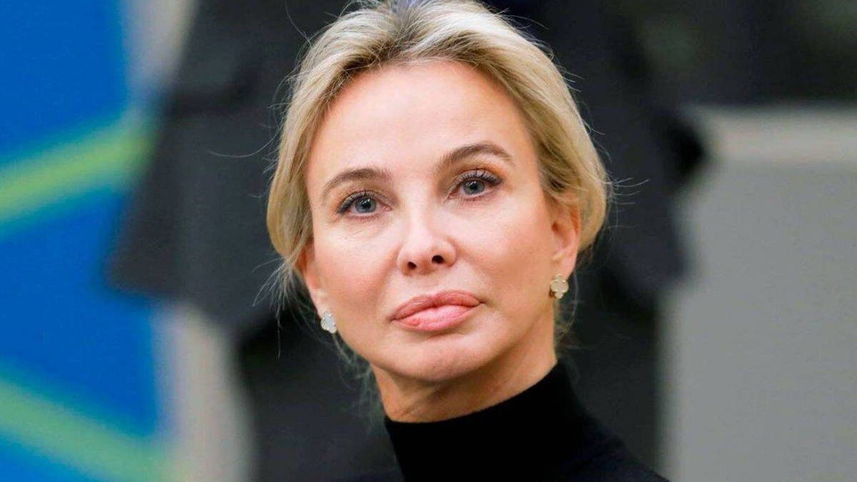 Corinna Larsen.