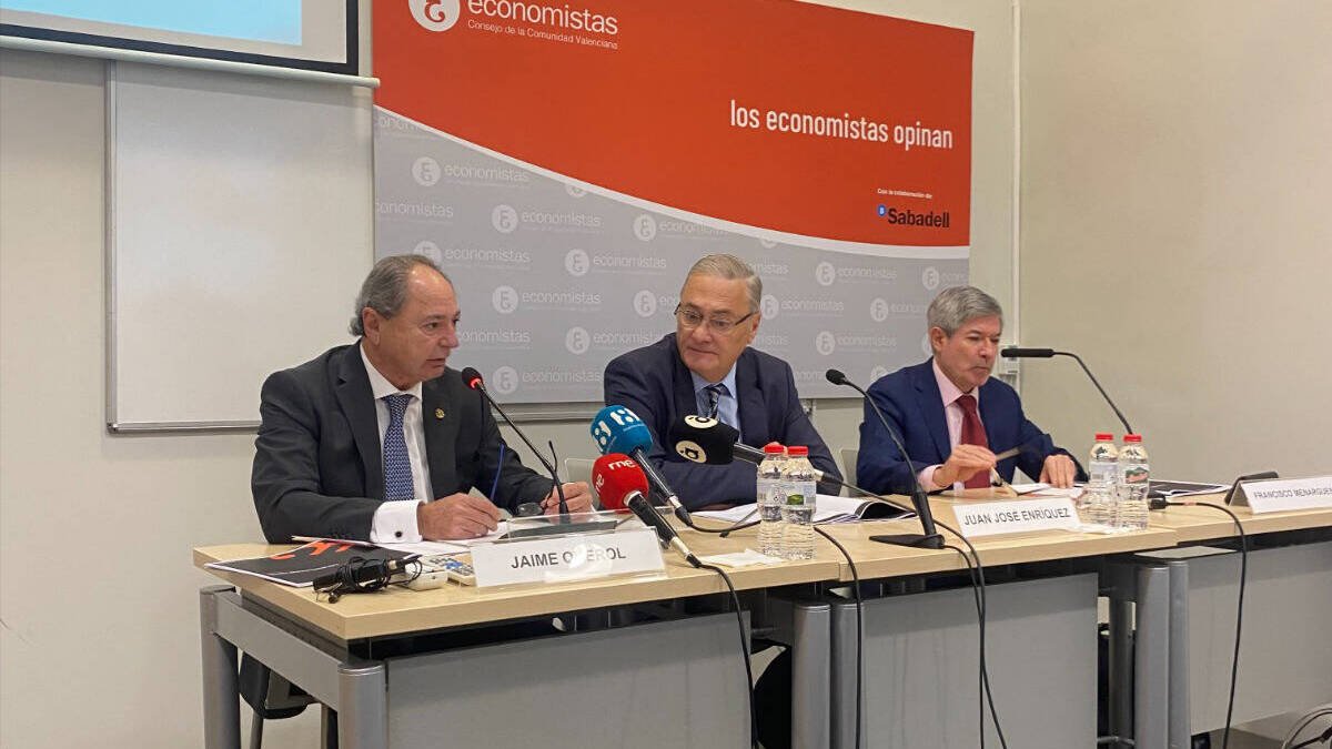 Presentación del estudio 'Los Economistas Opinan'