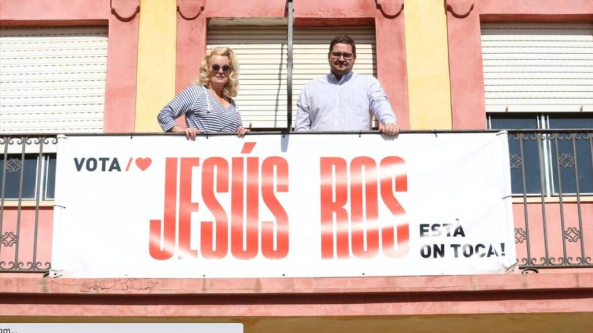 Pancarta de Jesús Ros. Foto Levante-EMV