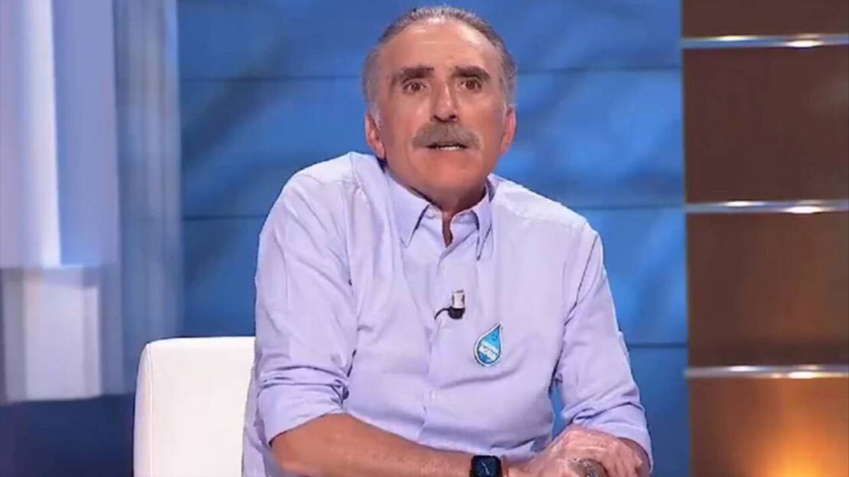 El presentador de 'La tarde aquí y ahora' de Canal Sur, Juan y Medio.