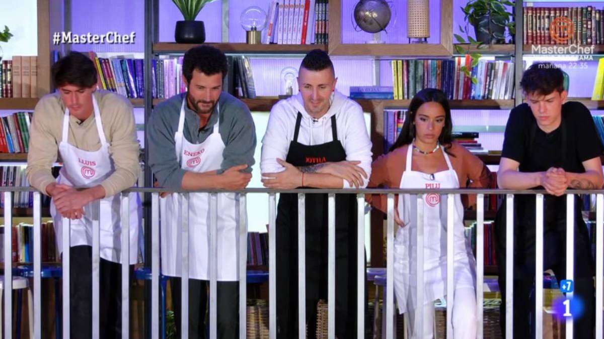 Los cinco semifinalistas de 'Masterchef 11'.