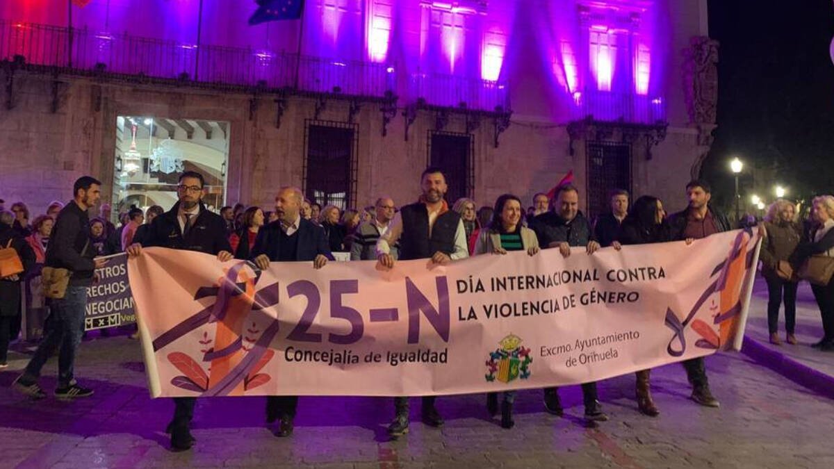 Orihuela reclama la eliminación de la violencia contra las mujeres