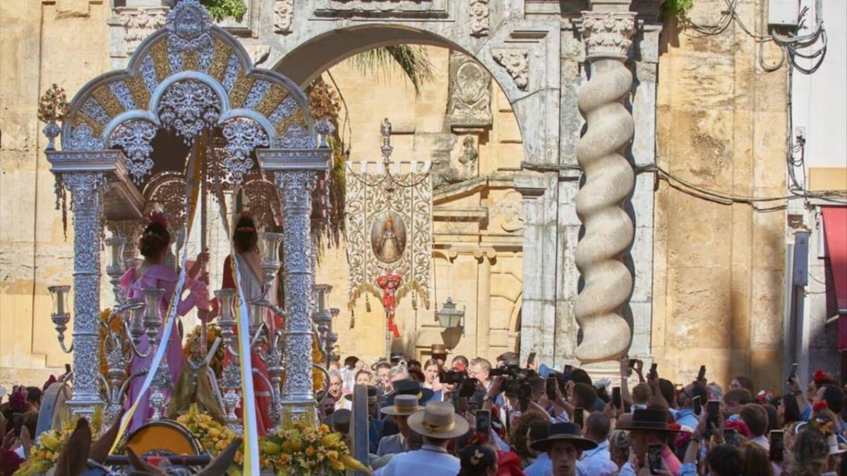Salida de la hermandad del Rocío de Córdoba.