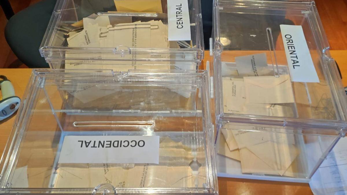 Urnas con votos del 23J.