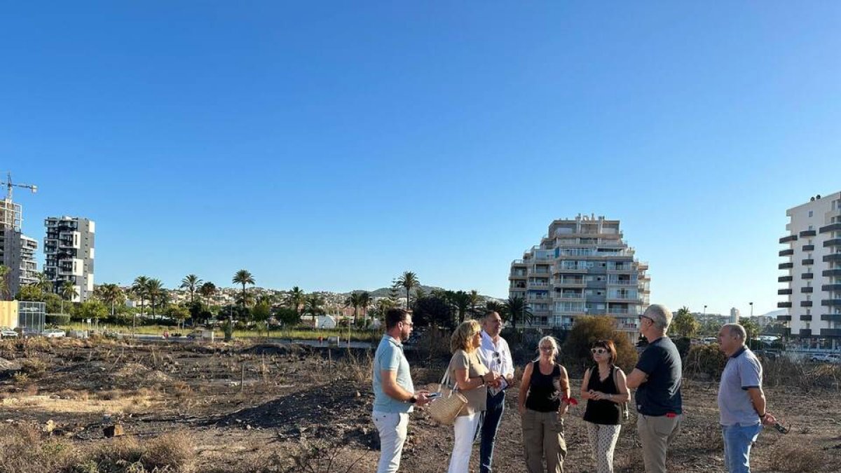 La alcaldesa Ana Sala, concejales y técnicos municipales visitan la zona afectada por el fuego - AYUNTAMIENTO DE CALPE