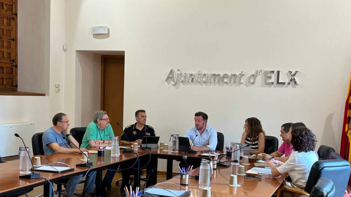 Reunión Ayuntamiento de Elche con los dos hospitales locales