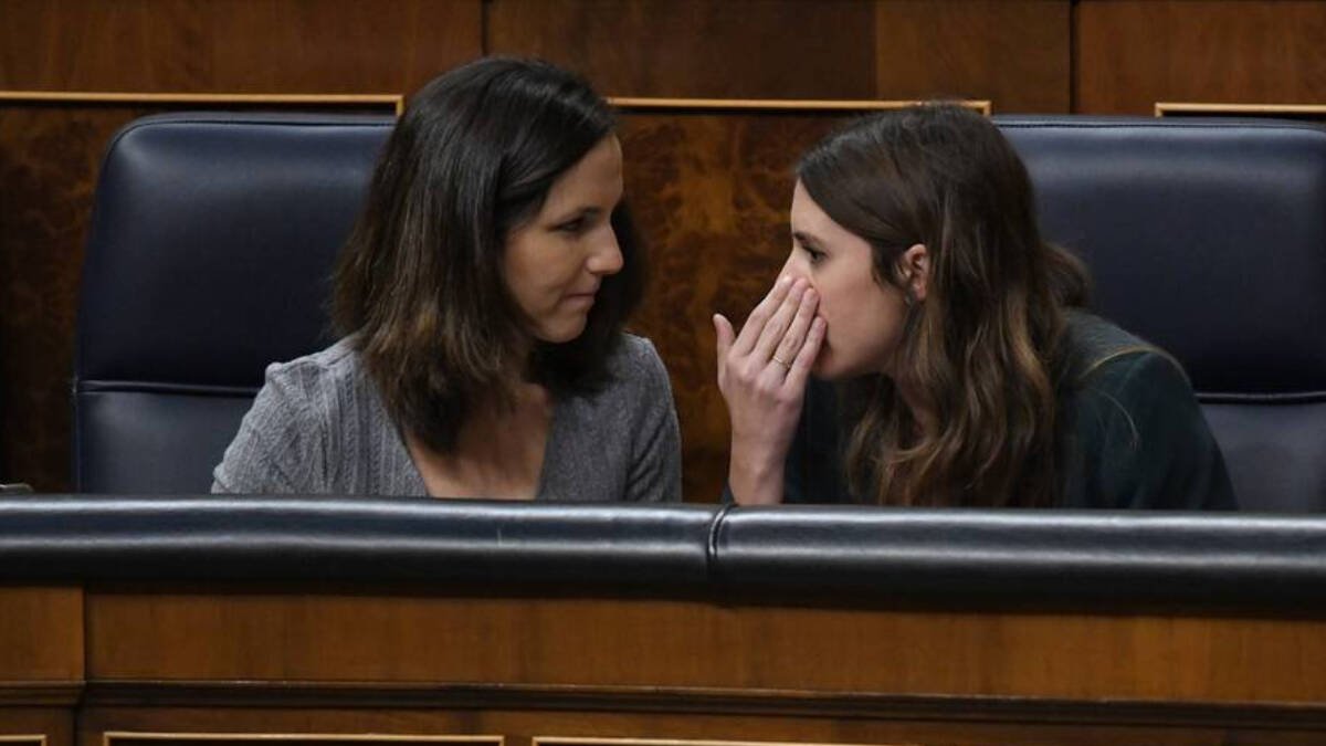 Irene Montero junto a Ione Belarra