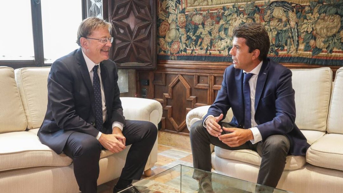 Ximo Puig y Carlos Mazón en el Palau de la Generalitat.