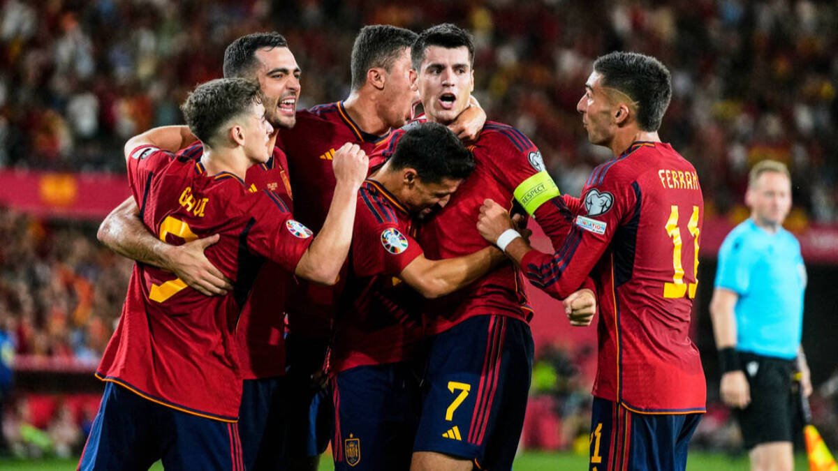 Los jugadores de la Selección celebran un gol.