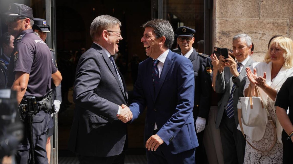 Carlos Mazón, president de la Generalitat y Ximo Puig, secretario general del PSPV-PSOE.