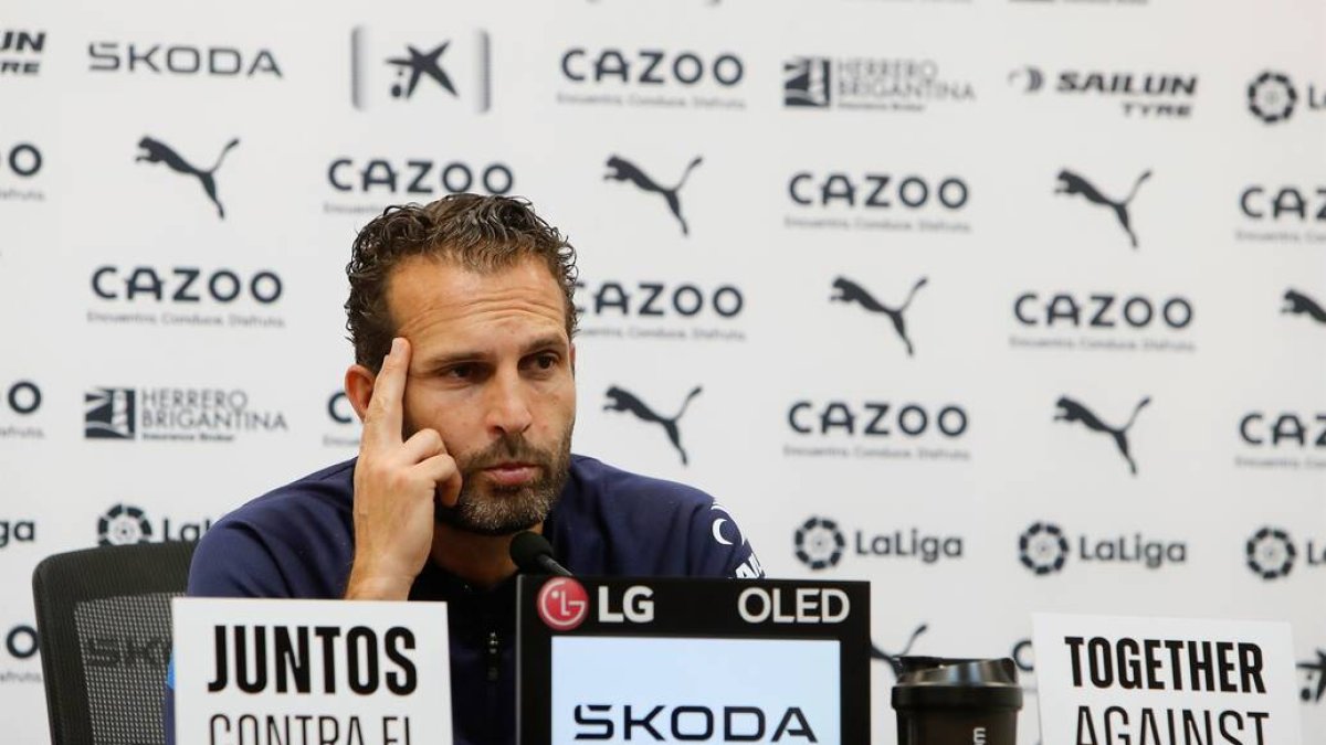 Rubén Baraja, entrenador del Valencia, durante la rueda de prensa de hoy - EUROPA PRESS