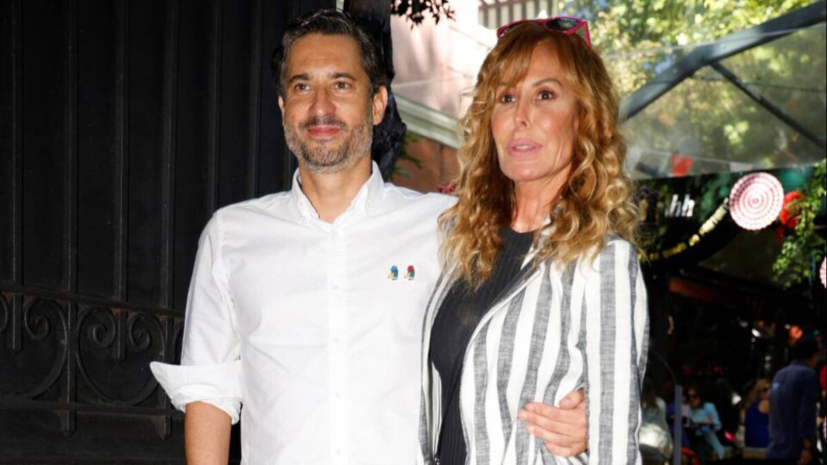 Cándido Conde Pumpido Varela, junto a Lara Dibildos, con quien mantenía una relación sentimental hasta hace el pasado mes de octubre.