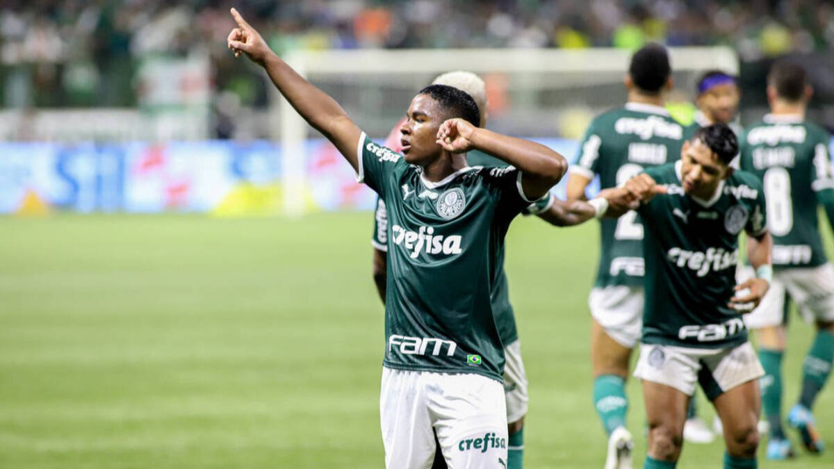 Endrick celebra un gol con el Palmeiras.