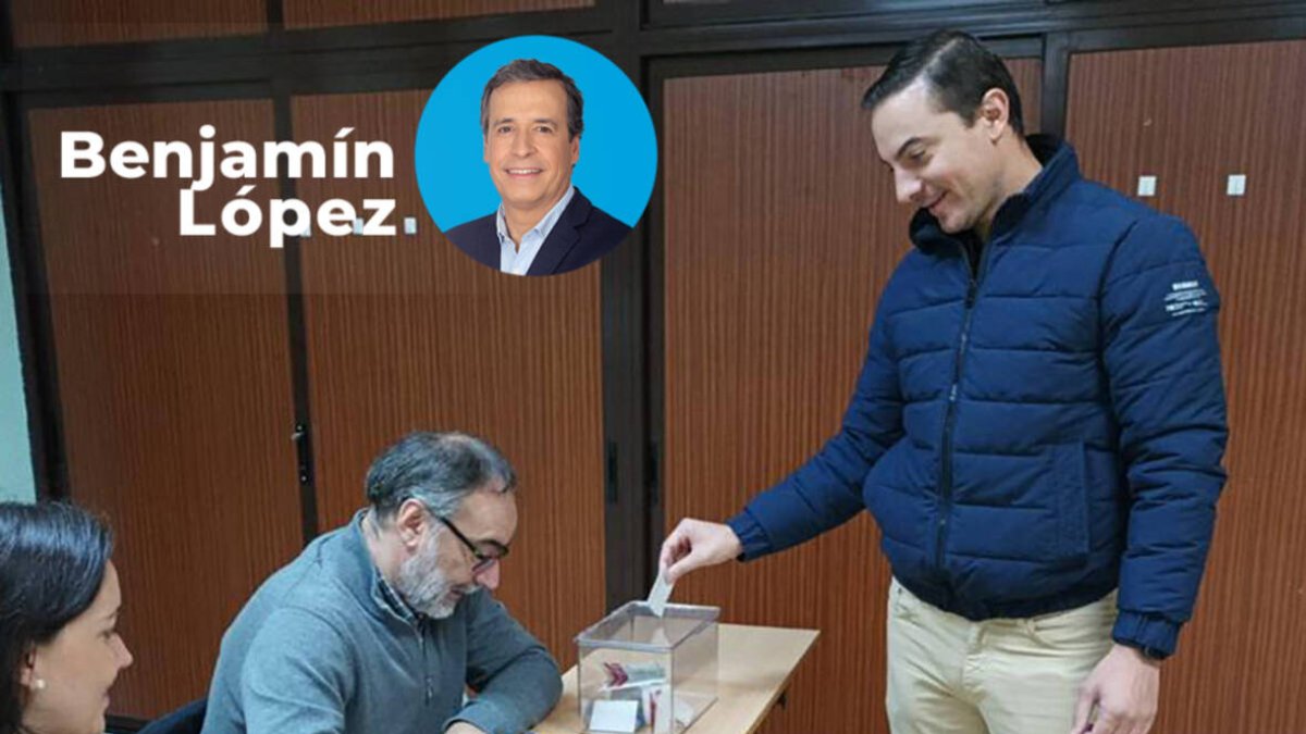 Lobato, participando en la consulta