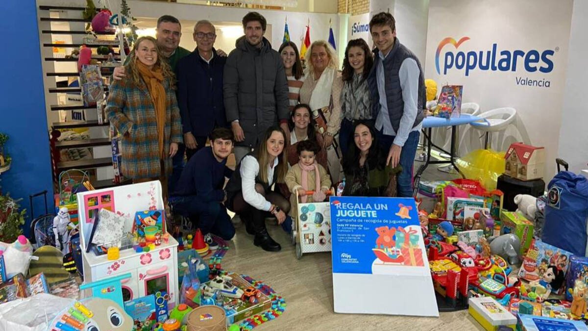 La sede del PP de Valencia, almacén de regalos.