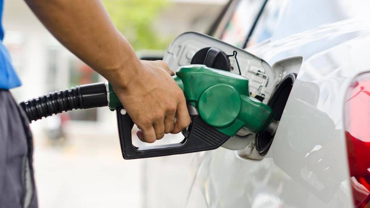 El verano ha disparado los precios de los combustibles.