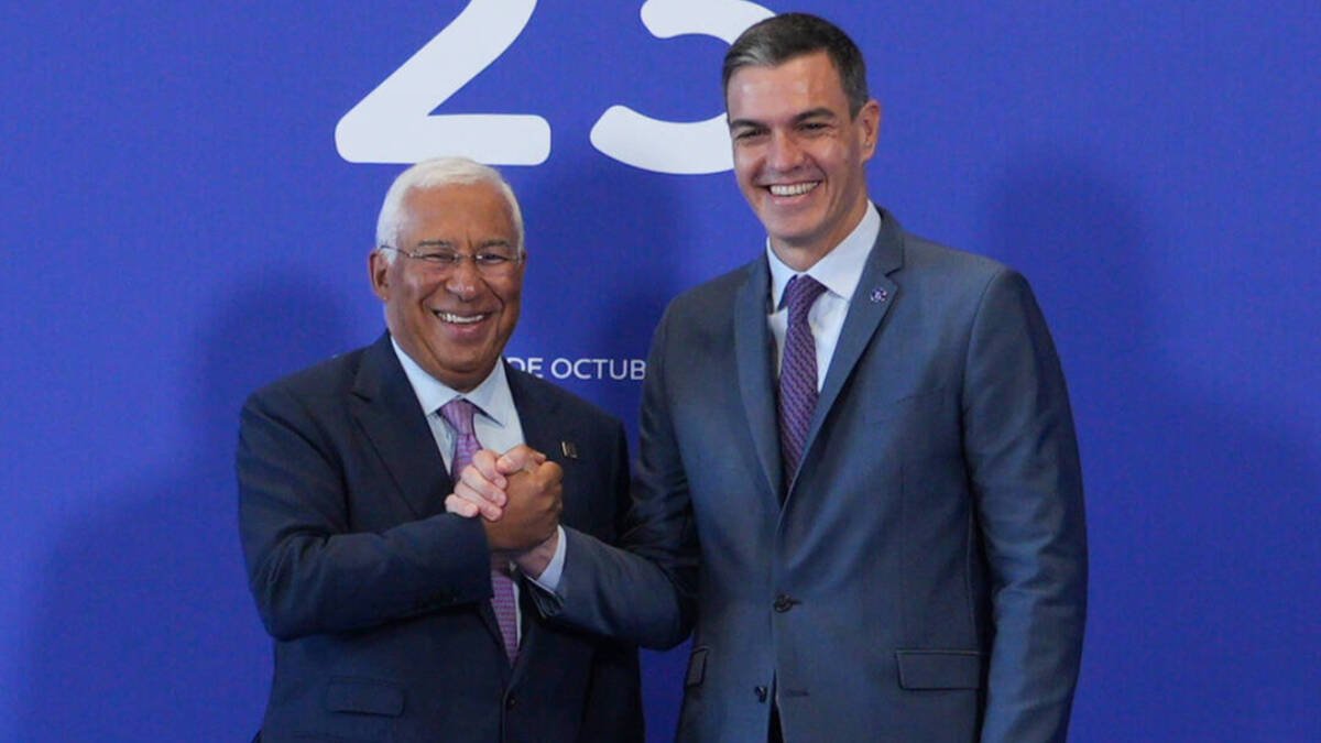 Antonio Costa, junto a Pedro Sánchez, el pasado mes de octubre en Granada.