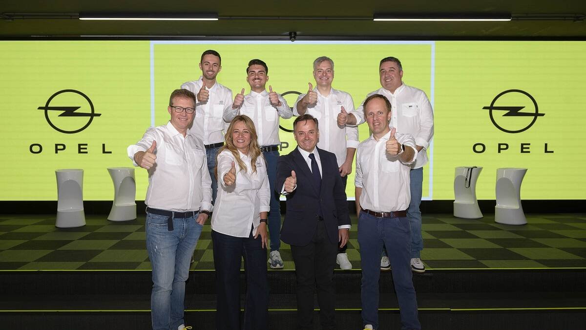 Opel España se enchufa a la competición eléctrica y a la virtual