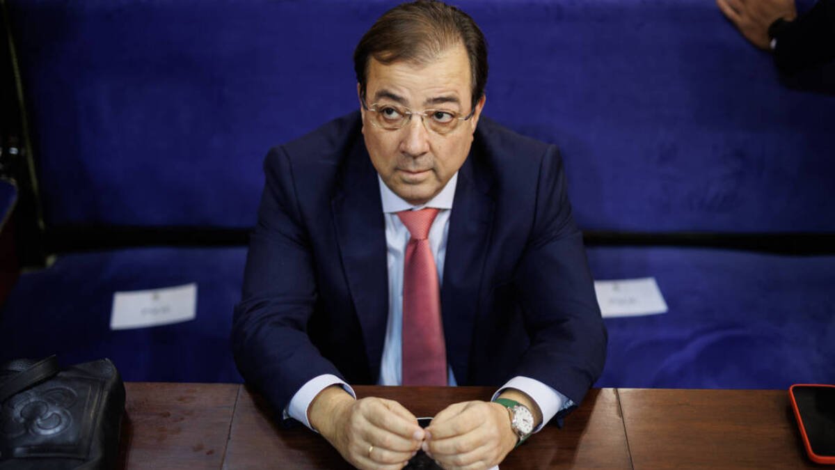 A Fernández Vara le han diagnosticado un tumor de estómago.