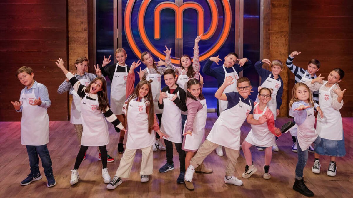 Los 16 aspirantes a chef de la nueva edición de Masterchef.