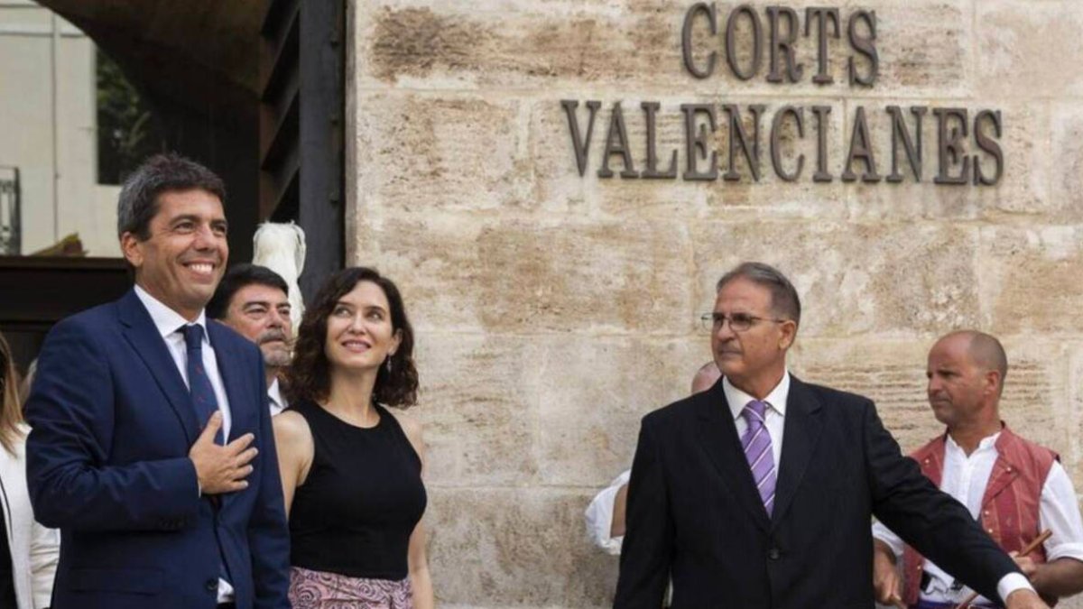 Mazón con Ayuso en su toma de posesión