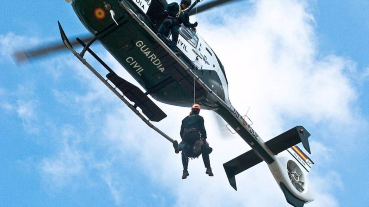 Rescate del equipo de montaña de la Guardia Civil.