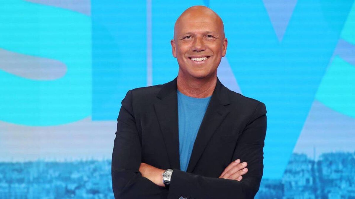 Alfonso Arús conduce el programa matinal Aruseros en la Sexta