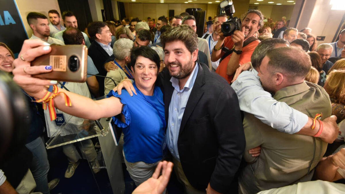 López Miras celebra la victoria del PP en la Región de Murcia en las elecciones del 28M
