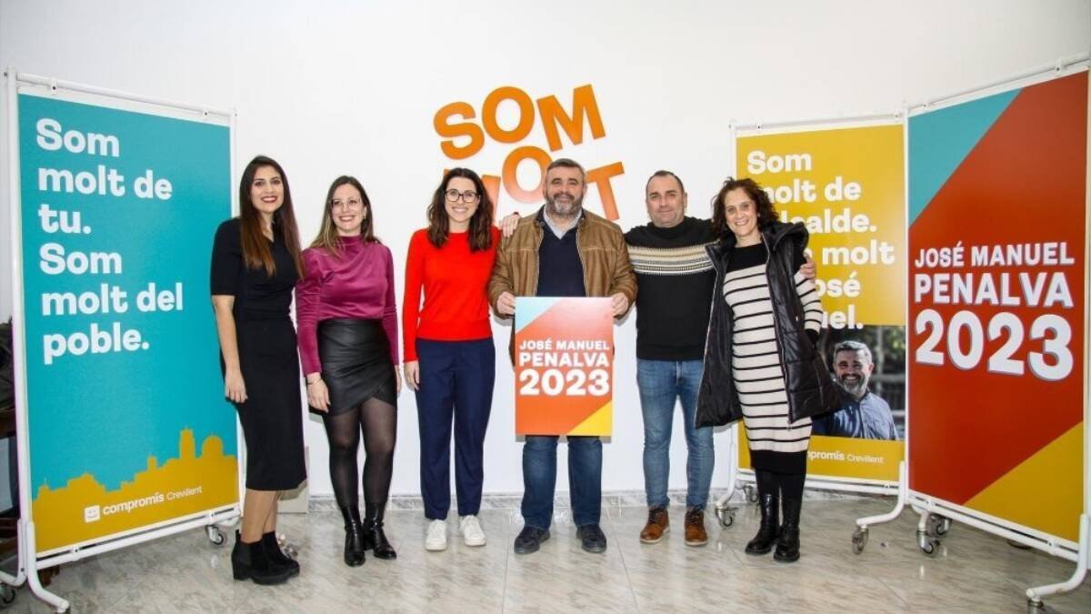 Aitana Mas, cabeza de lista de Compromís por Alicante, junto a José Manuel Penalba, candidato a la alcaldía de Compromís en Crevillent - EUROPA PRESS