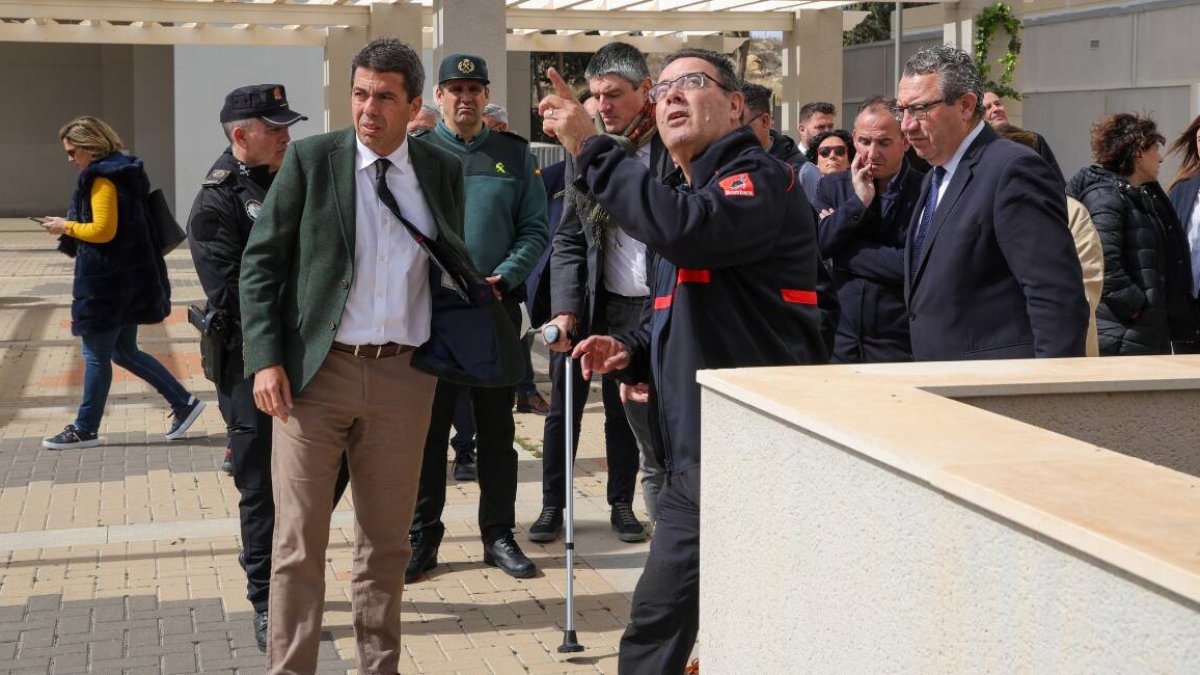 Carlos Mazón visita el incendio de La Vila Joisa