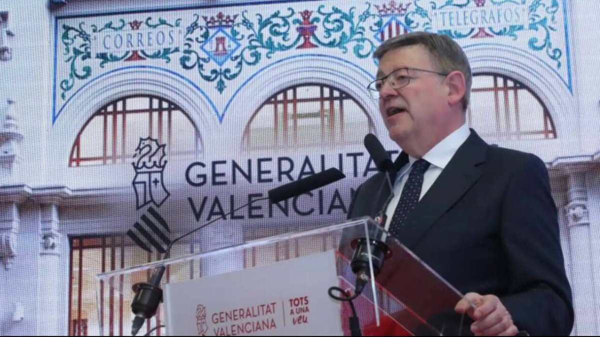 Ximo Puig en el palacio de Correos de Alicante