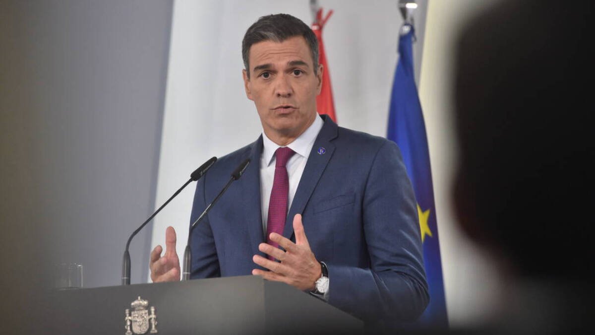 Pedro Sánchez, dando explicaciones en Moncloa tras su encuentro con el Rey.