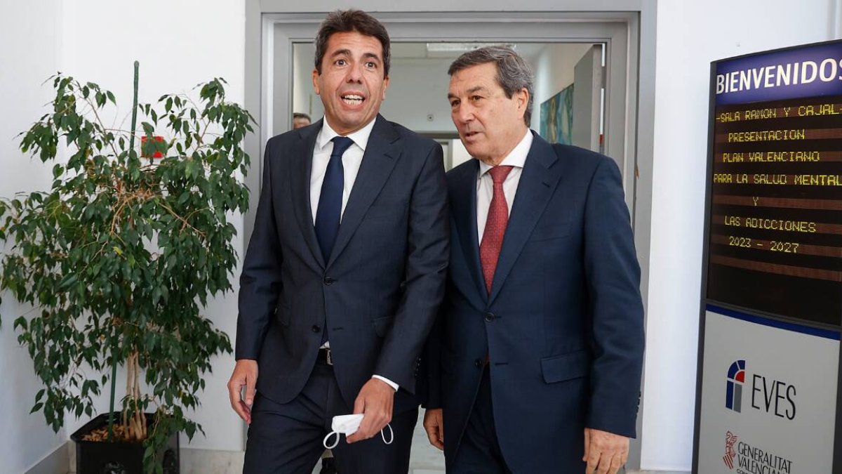 El 'president' de la Generalitat, Carlos Mazón, y el conseller de Sanidad de la Generalitat Valenciana, Marciano Gómez