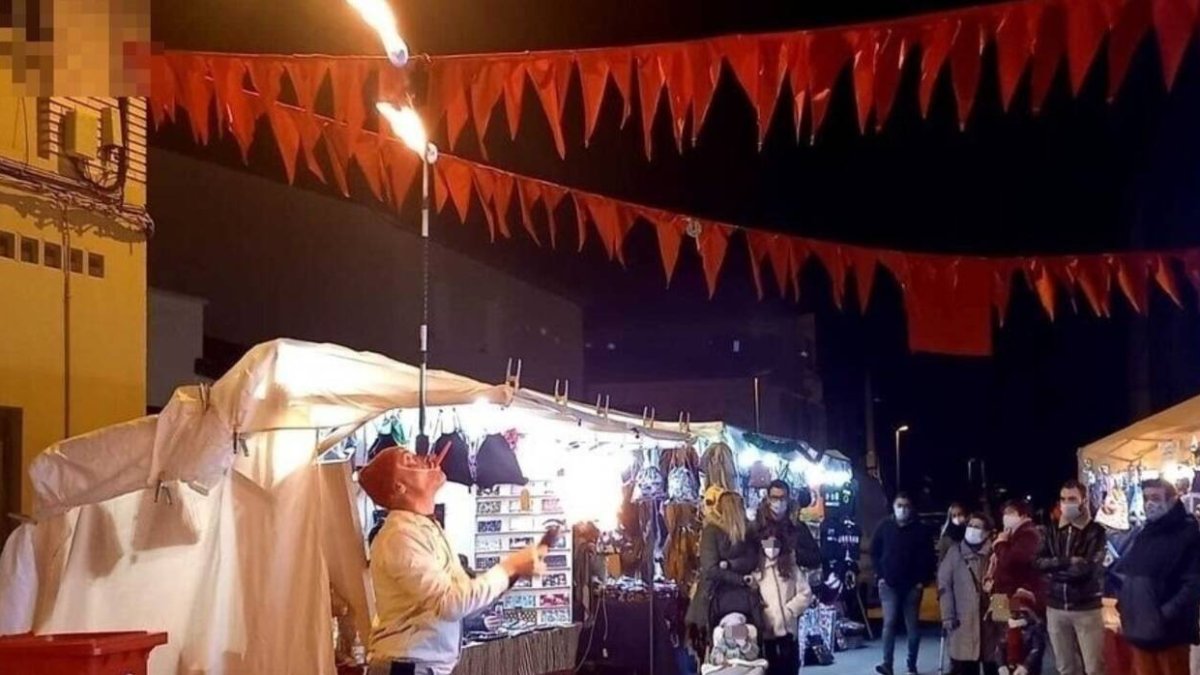 Utiel abre las puertas de su mercado navideño