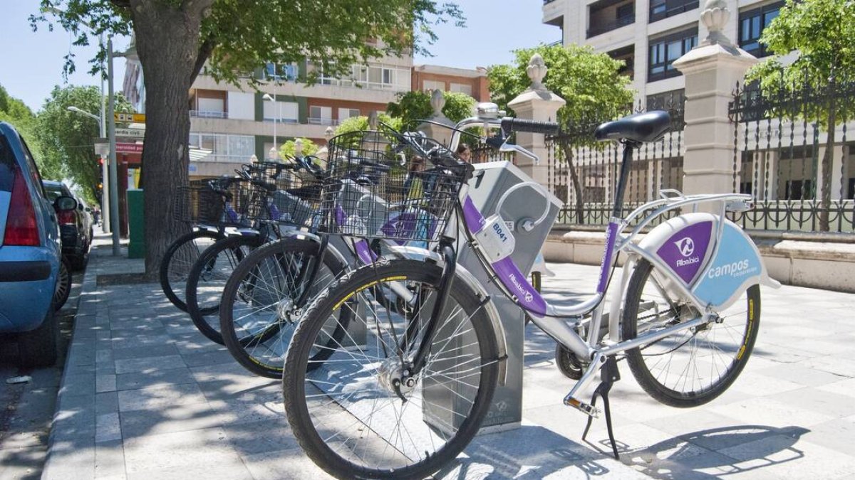 Denuncia de la OCU: escasez de alquiler de bicicletas en Castilla-La Mancha