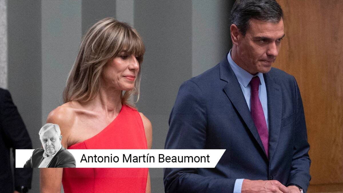 El presidente del Gobierno y líder del PSOE, Pedro Sánchez, junto a su esposa, Begoña Gómez.