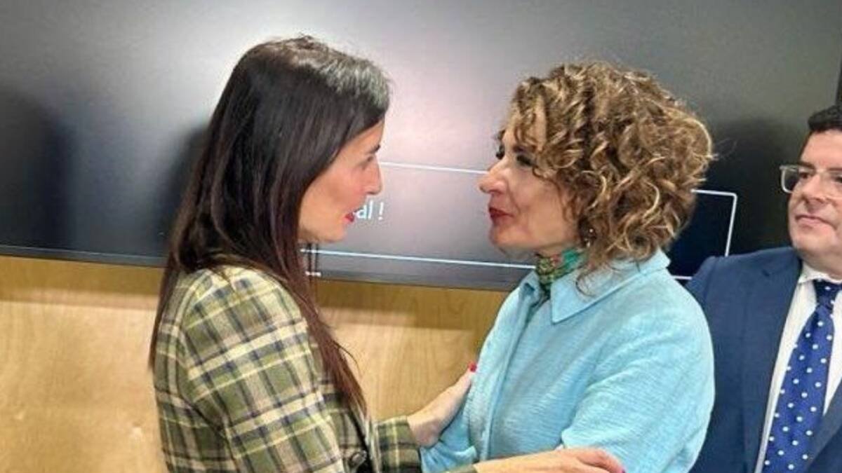 La consellera Ruth Merino y la ministra Mª Jesús Montero.