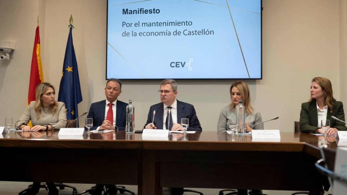 Presentación del 'Manifiesto por el mantenimiento de la economía de Castellón'