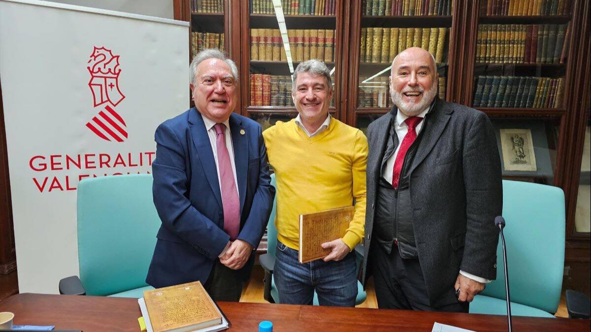 Juan José Sánchez Balaguer (izq), José Vegara (centro) y Gregorio Canales (drch).